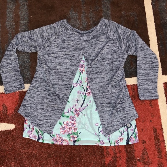 Miracle City flower two layer blouse - Picture 4 of 5